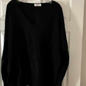 Zenana Outfitters Women's Black V-Neck Sweater